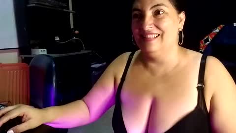 Snapshot of lina_maria99 chatting on 11-18-25, 01:22 Lina Mara99 online show from 11-18-25, 01:22