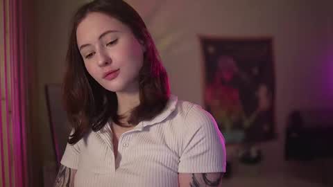 Snapshot of lina_n_kitty chatting on 02-18-26, 03:24 Lina - online show from 02-18-26, 03:24