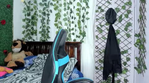 Snapshot of lina_paola chatting on 11-12-25, 09:47 paola online show from 11-12-25, 09:47