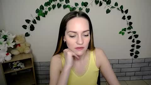 Lina online show from 01-25-25, 06:45