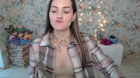 Lina online show from 02-17-25, 09:35