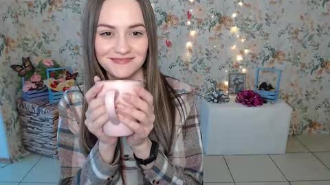 Lina online show from 02-18-25, 06:48