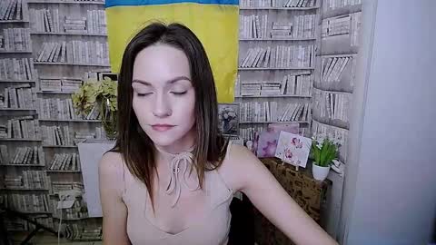 Lina online show from 09-19-25, 05:53