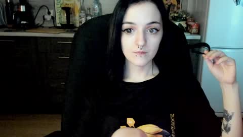Lina 3  1715622743 online show from 01-15-25, 11:10