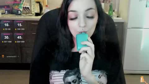 Lina 3  1715622743 online show from 09-15-25, 08:25