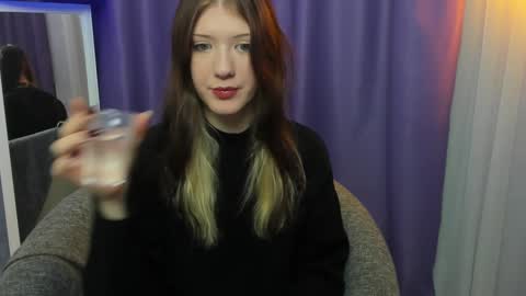 Lina online show from 12-19-24, 08:55