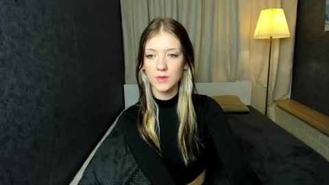 Snapshot of lina_vi chatting on 12-23-24, 02:45 Lina online show from 12-23-24, 02:45