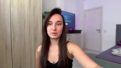 Lina online show from 09-15-25, 08:47