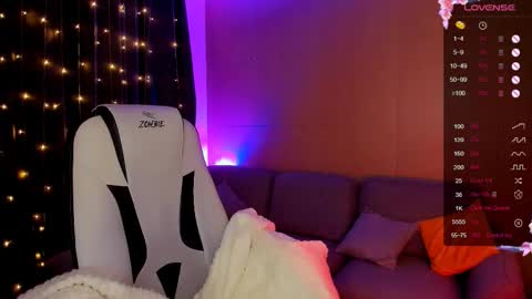 Lina online show from 11-29-25, 08:17