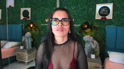 Lina  online show from 10-29-25, 11:45