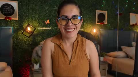 Lina  online show from 12-18-25, 11:49