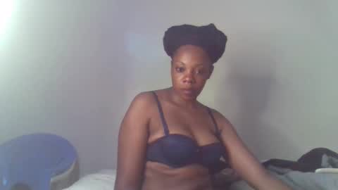 Snapshot of linahusu chatting on 11-20-25, 01:06 linahusu online show from 11-20-25, 01:06