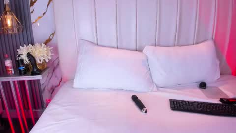 Snapshot of linakatelles chatting on 03-18-26, 06:22 linakatelles online show from 03-18-26, 06:22