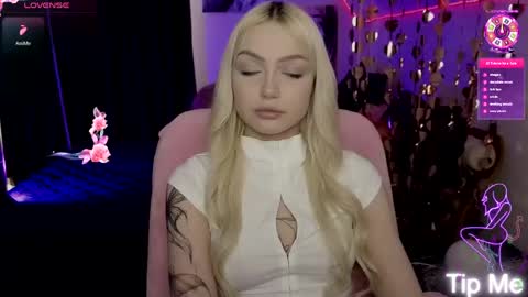 Snapshot of linalirian chatting on 04-23-26, 12:29 I am Lina online show from 04-23-26, 12:29