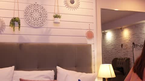 LinaReese online show from 12-27-24, 10:55