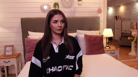 LinaReese online show from 01-20-25, 04:43