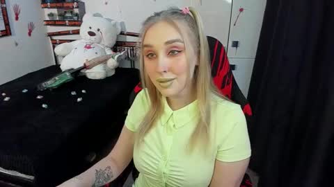 Lina online show from 10-30-25, 09:48