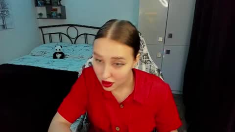 Lina online show from 11-20-25, 10:09