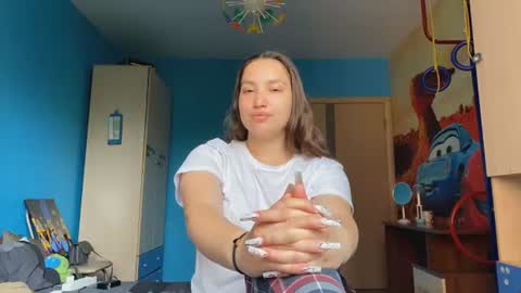 Snapshot of linbiddle chatting on 06-19-26, 07:34 Elin online show from 06-19-26, 07:34