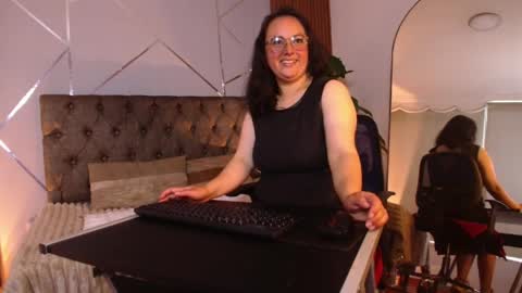 Snapshot of linceadictiva chatting on 05-23-26, 01:48 LINCE online show from 05-23-26, 01:48