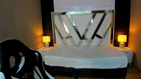 Snapshot of linda4petite chatting on 01-11-26, 01:38 Linda online show from 01-11-26, 01:38