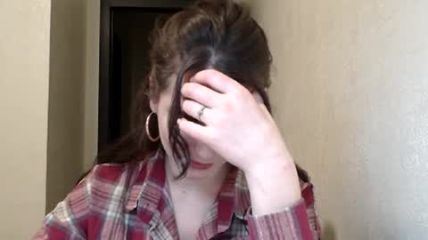 Snapshot of linda_aa chatting on 12-21-25, 08:16 Linda online show from 12-21-25, 08:16