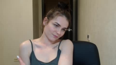 Snapshot of linda_aa chatting on 02-19-26, 09:11 Linda online show from 02-19-26, 09:11