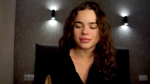 Linda online show from 10-24-25, 01:40