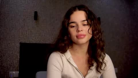 Linda online show from 11-17-25, 01:28