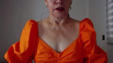 Snapshot of linda_hanna1977 chatting on 11-18-25, 02:10 Linda Hanna online show from 11-18-25, 02:10