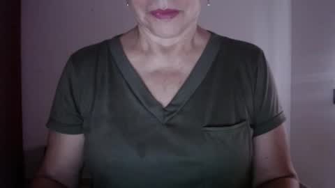 Snapshot of linda_hanna1977 chatting on 02-11-26, 04:45 Linda Hanna online show from 02-11-26, 04:45