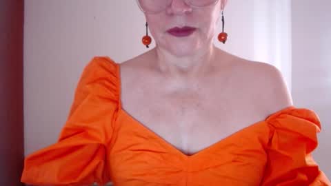 Snapshot of linda_hanna1977 chatting on 02-12-26, 03:51 Linda Hanna online show from 02-12-26, 03:51