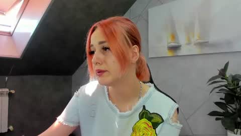 Snapshot of linda_jonys chatting on 06-20-26, 08:39 Linda online show from 06-20-26, 08:39