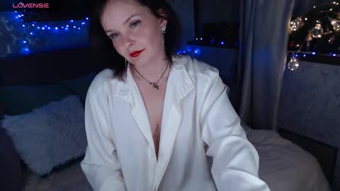 Snapshot of linda_may_ chatting on 12-28-24, 05:33 Lena online show from 12-28-24, 05:33