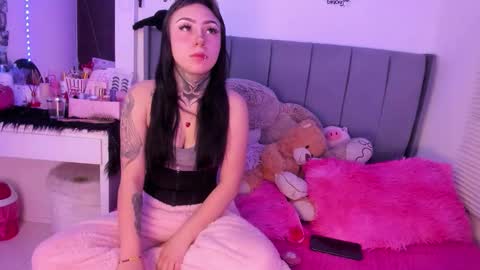 Snapshot of linda_milleer_ chatting on 01-12-26, 11:43 Lindaa maria online show from 01-12-26, 11:43