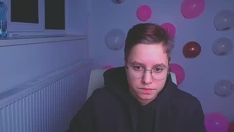 Snapshot of linda_miss_ chatting on 02-12-25, 08:38 Linda online show from 02-12-25, 08:38