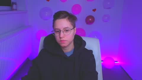 Snapshot of linda_miss_ chatting on 02-17-25, 11:44 Linda online show from 02-17-25, 11:44