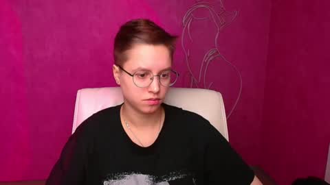 Snapshot of linda_miss_ chatting on 02-20-25, 06:28 Linda online show from 02-20-25, 06:28