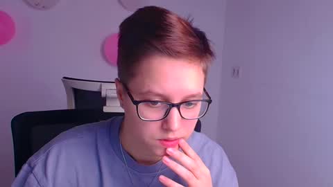 Snapshot of linda_miss_ chatting on 02-21-25, 12:50 Linda online show from 02-21-25, 12:50