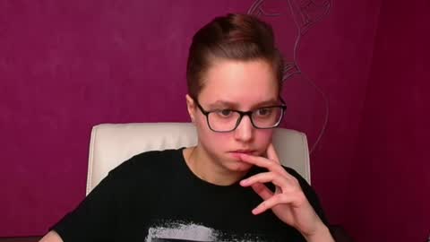 Snapshot of linda_miss_ chatting on 02-23-25, 06:45 Linda online show from 02-23-25, 06:45