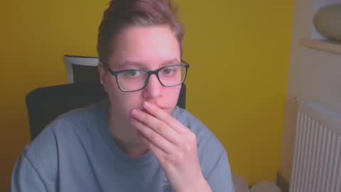 Snapshot of linda_miss_ chatting on 02-26-25, 03:30 Linda online show from 02-26-25, 03:30