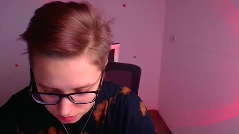 Snapshot of linda_miss_ chatting on 02-28-25, 03:37 Linda online show from 02-28-25, 03:37