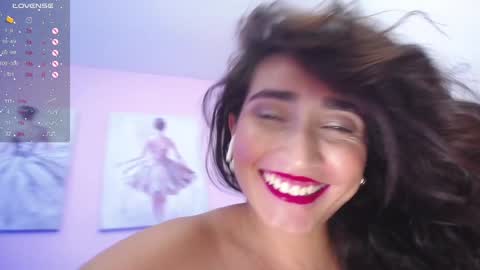 Snapshot of linda_morgan1 chatting on 01-07-25, 06:14 Maria Paula online show from 01-07-25, 06:14