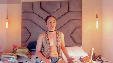 Linda Saenz online show from 02-21-25, 02:48