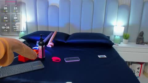 Snapshot of linda_sofi__ chatting on 06-13-26, 07:12 linda_sofi__ online show from 06-13-26, 07:12