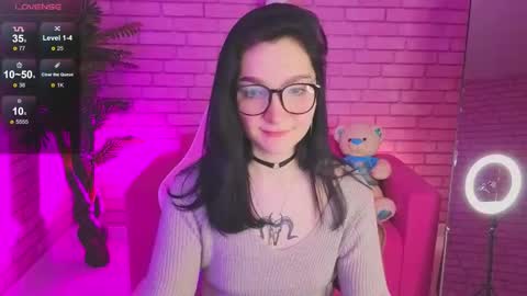 Snapshot of linda_sweetiest chatting on 11-21-25, 01:59 Linda online show from 11-21-25, 01:59