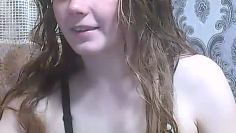 Snapshot of lindaahskysx chatting on 06-18-26, 09:19 LindaAhSkysX online show from 06-18-26, 09:19