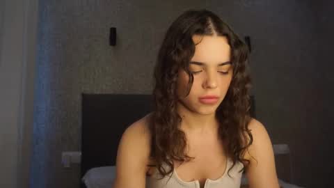 Linda online show from 03-28-26, 01:22