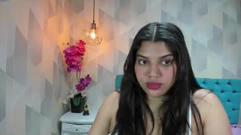 Snapshot of lindabreexlove chatting on 05-31-26, 03:47 online show from 05-31-26, 03:47