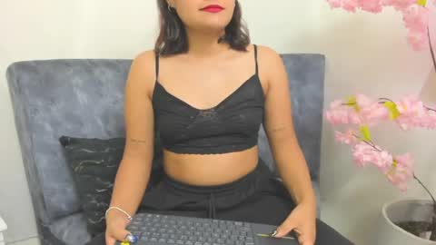 Snapshot of lindacastro2 chatting on 04-21-26, 12:33 ig linda cw2 online show from 04-21-26, 12:33
